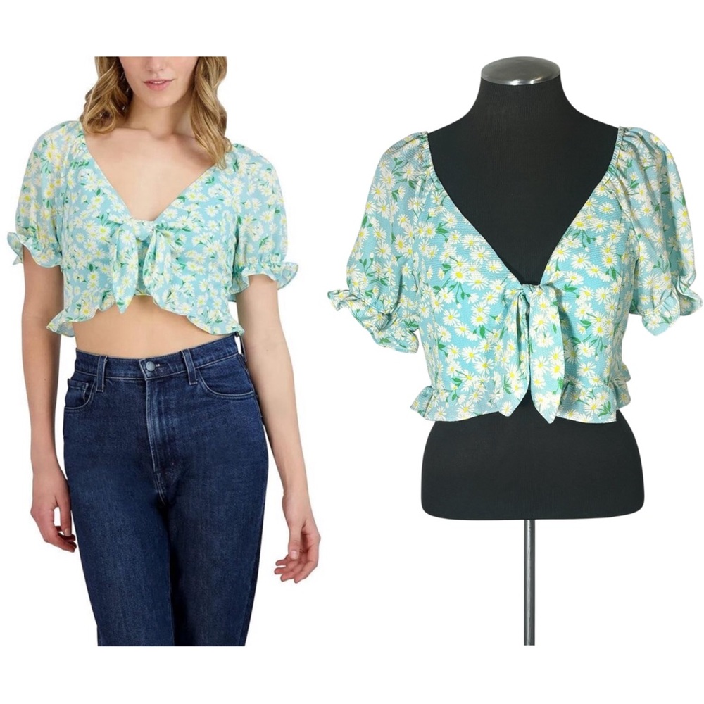 BCBGeneration – Floral Puff Sleeve Smocked V-Neck Textured Crop Top – Medium